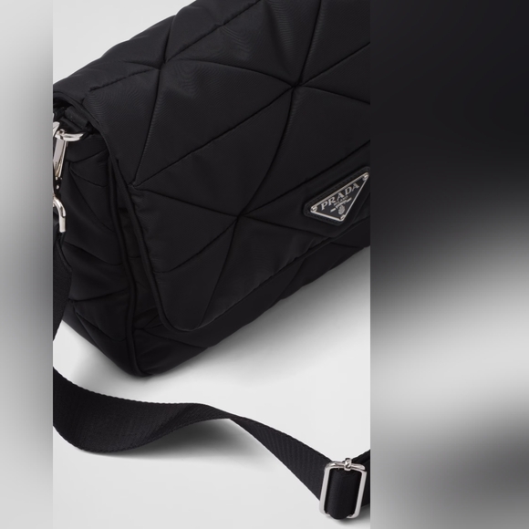 PRADA Padded Re-Nylon shoulder bag Re Edition Puffer Crossbody - Picture 6 of 8